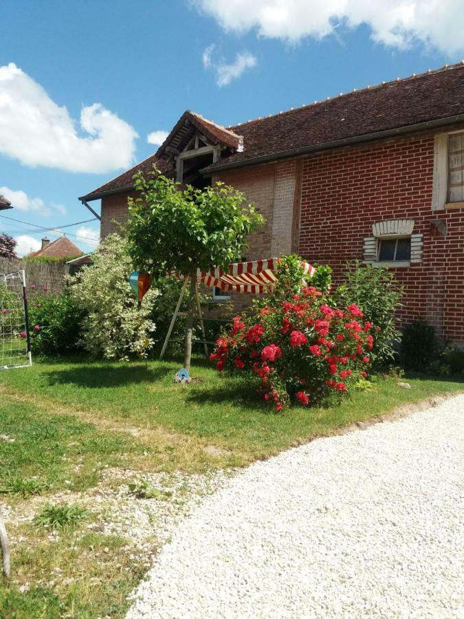 Campagn'Arts Bed & Breakfast Villechetif Exterior photo